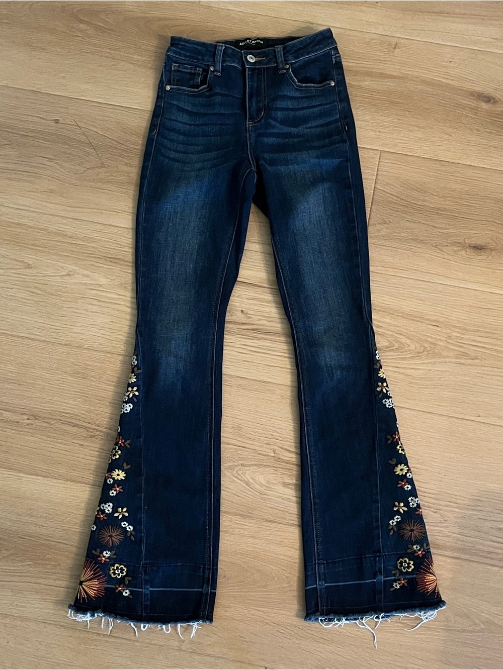 Ashley Mason Dark Blue Flare Jeans with Multicolor Floral Embroidery Sz 0
